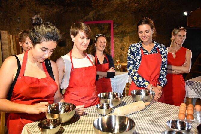 Austrian Apple Strudel Cooking Class including Lunch in Salzburg - Small-group format and the chef’s role in keeping you involved