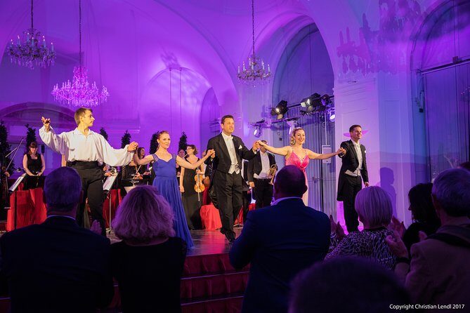 Evening at Schönbrunn Palace Vienna: 3-course Dinner and Concert - The concert lineup: Mozart arias, operetta favorites, and stage action