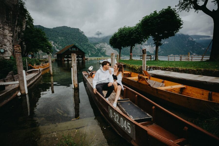 Hallstatt: Photoshoot with a Professional Photographer - Hidden alleys and peaceful lakeside corners (the part that feels like Hallstatt for locals)