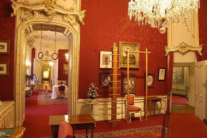 Hofburg Imperial Palace and Sisi Museum Skip the line tour - Augustinerkirche: why this 10-minute stop matters
