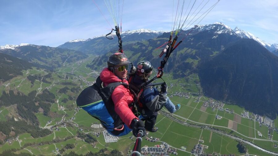 Mayrhofen: Paragliding Adventure With Soaring Views - The 90 Minutes on the Clock: How the Timing Works