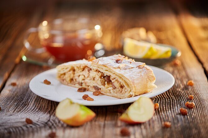 Private Austrian Food Tasting Tour in Salzburg's Old Town - The 2.5-hour option: two stops, a full-course meal, and dessert