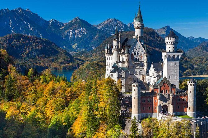 Private Full-Day Tour of Neuschwanstein Castle from Innsbruck - Walking up to the castle: choose your comfort level early