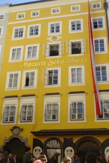 Salzburg 2.5-Hour Walking Tour: Mozart, Old Town & More - Makartplatz and the Mozart Residence: New Town first, then Old Town