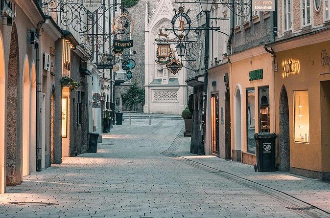 Salzburg Oldtown: Sightseeing Walking Tour with Licensed Local Guide - Mirabell Garden glimpse, then Getreidegasse for the Mozart street feel