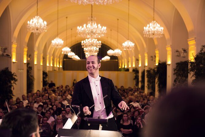 Schönbrunn Palace Concerts in Vienna - Dress code and crowd vibe: smart casual that still feels Viennese