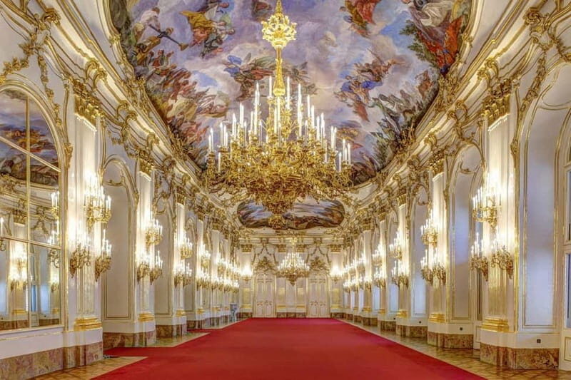 Schönbrunn Palace: Exclusive Ticket after the opening hours - Meeting in the main entry hall (left wing): getting oriented without stress