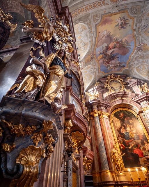 Vienna: Classical Concert in St. Anne's Church (Annakirche) - St. Anne’s Church location: an easy 8 PM plan near Opera