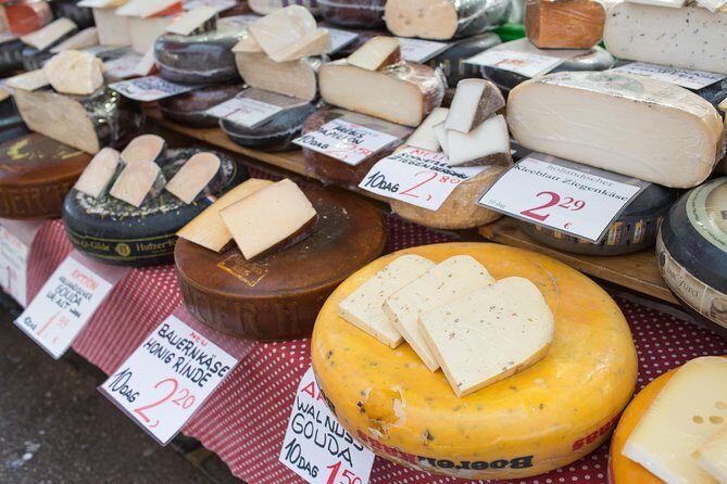Vienna for Food Lovers: Cafés, Markets & Austrian Cuisine - Stephansplatz and the cathedral moment (with a food-tour rhythm)