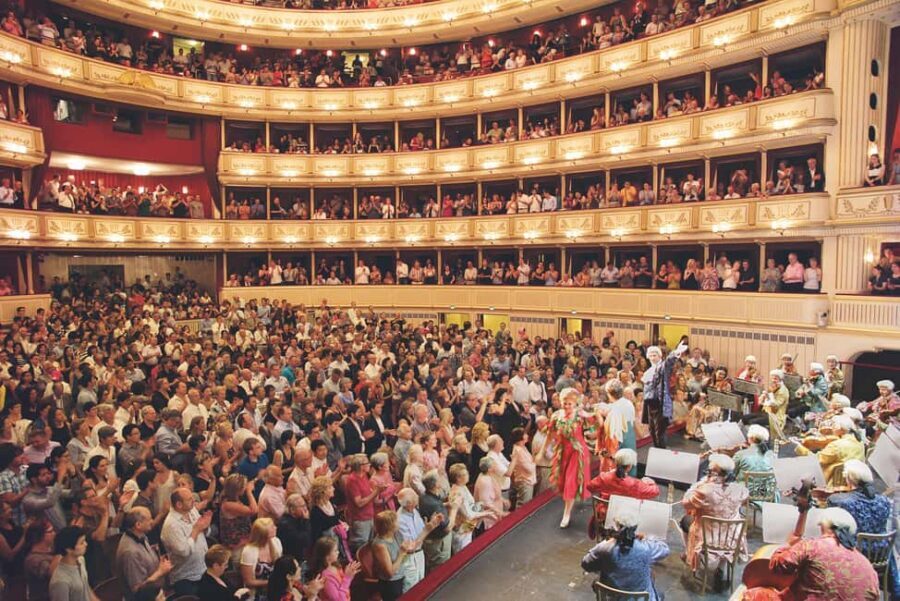 Vienna: Mozart Concert at the Vienna State Opera - What you’ll hear: Mozart favorites and Strauss’ big finale
