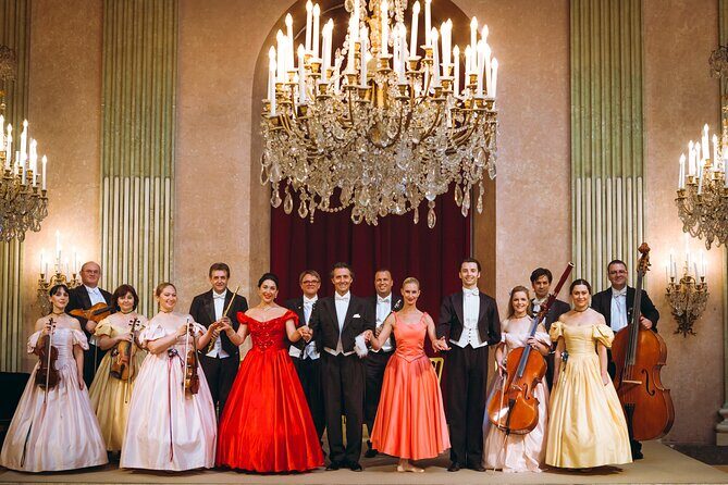 Vienna Residence Orchestra: Mozart and Strauss Concert - Opera singers and ballet dancers: what they add to the concert