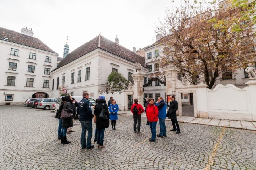 Vienna: Romantic Old Town 2-Hour Discovery Tour - Romans, Jews, and traders: Hoher Markt’s layered story in real places