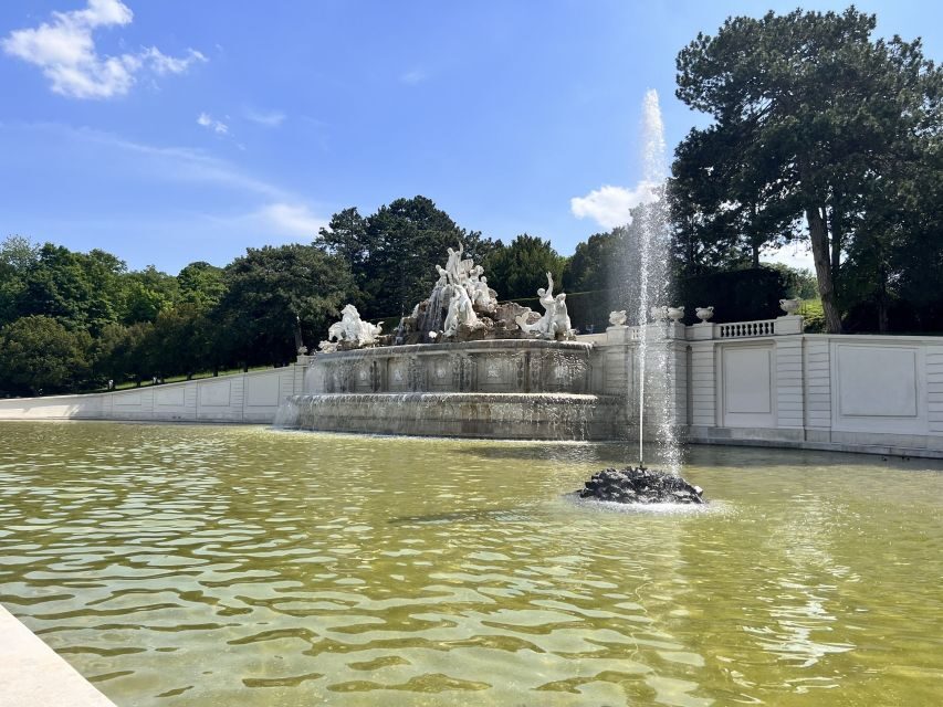 Vienna: Schönbrunn Palace & Garden Skip-the-Line Guided Tour - Group Center Schönbrunn: the meeting point you should actually find