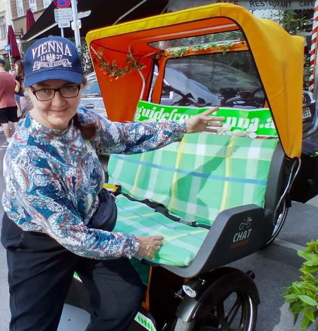 Vienna: Tour with locals in RAXI electric rickshaw - How the electric rickshaw experience actually works (comfort + control)