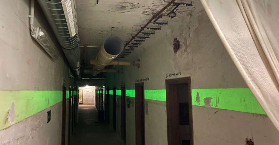 Vienna: Underground WWII Bunker Ticket and Guided Tour - Museum Meeting Point and the Fast Track Down