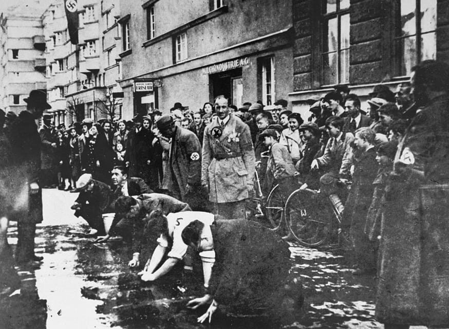 Vienna: Vienna under the Nazis, Private Walking Tour - Why Heldenplatz changes how you see Vienna