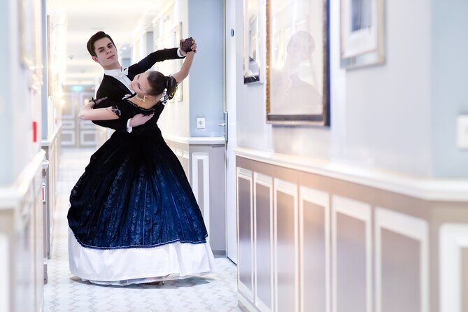 Viennese Waltz Workshop - What actually happens during the lesson